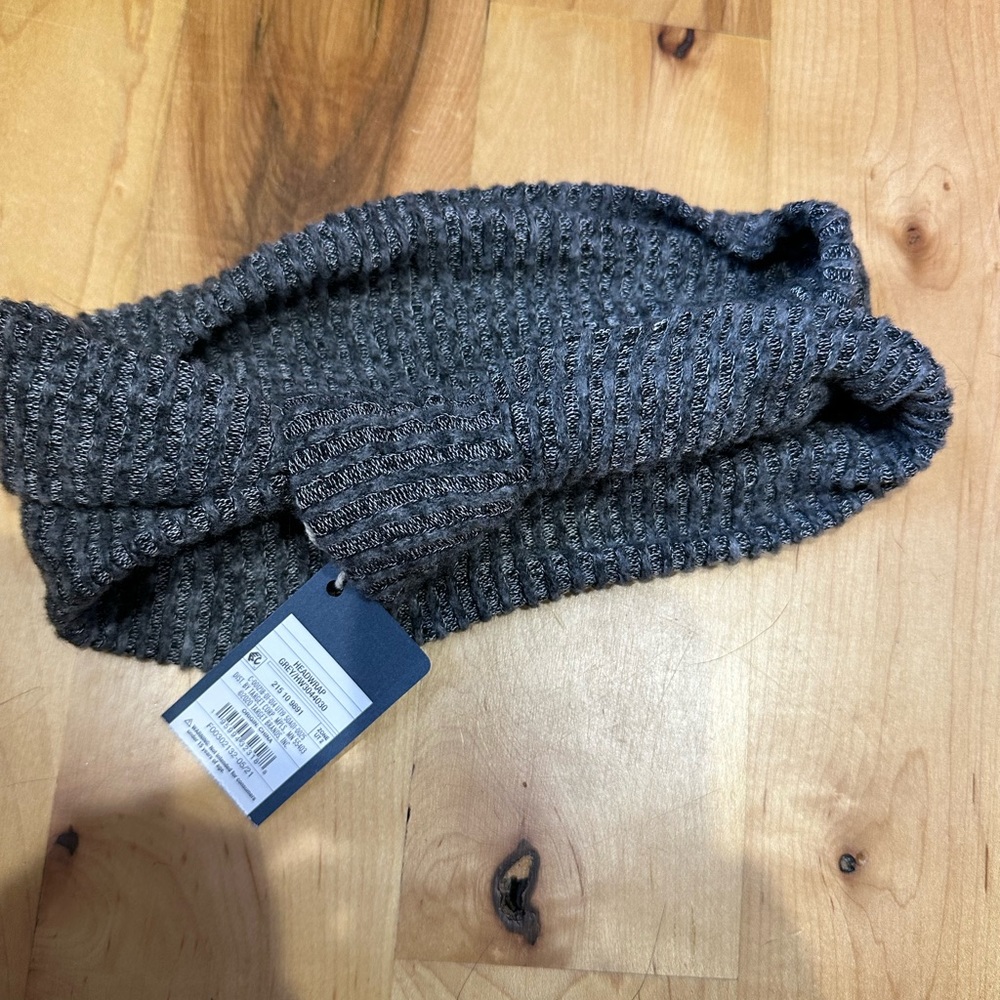 Universal Thread Grey Headwrap- NWT- super soft!